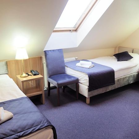 Hotel Awis Kutno Eksteriør billede