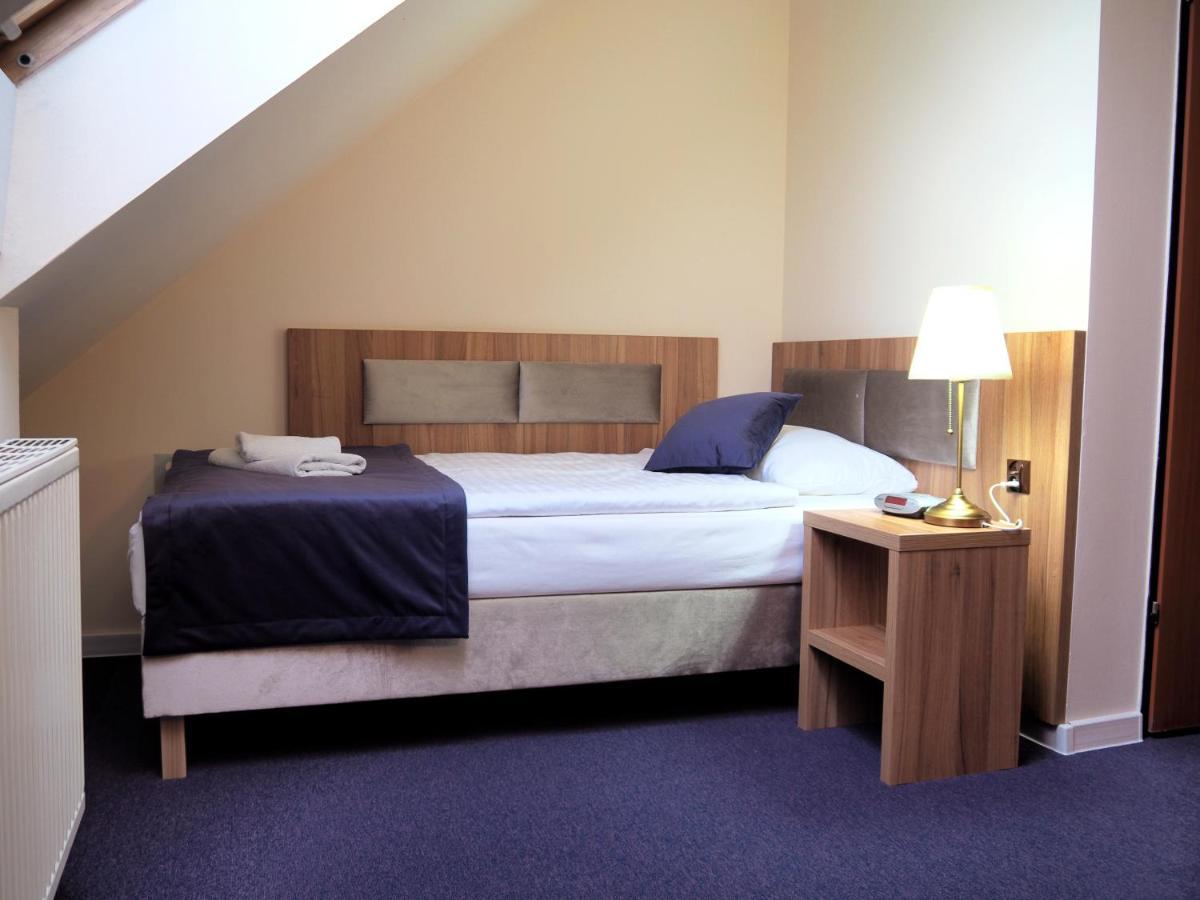 Hotel Awis Kutno Eksteriør billede