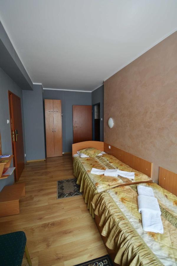 Hotel Awis Kutno Eksteriør billede