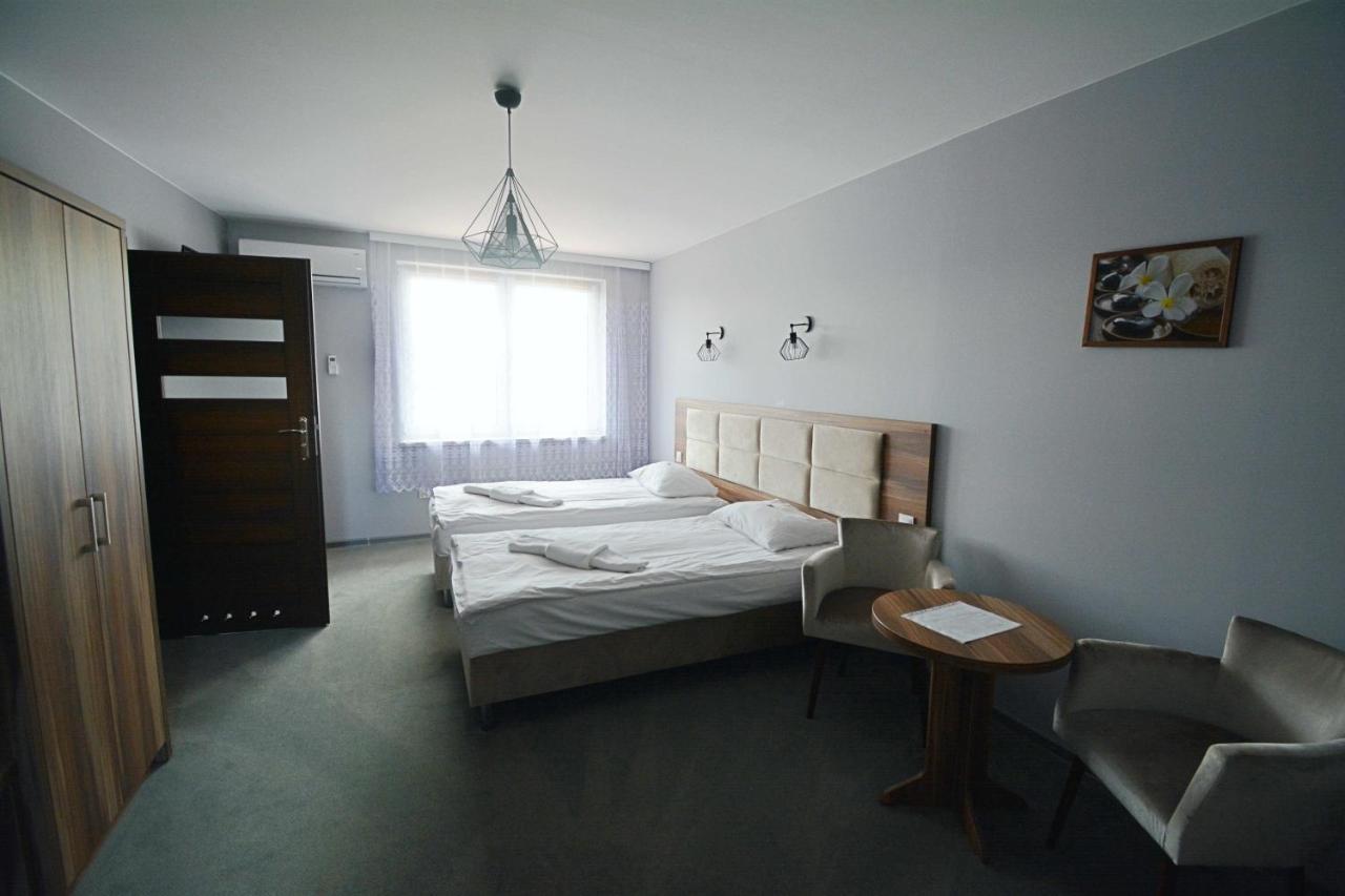 Hotel Awis Kutno Eksteriør billede