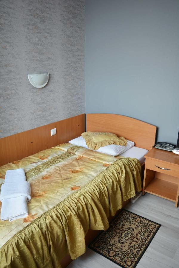Hotel Awis Kutno Eksteriør billede